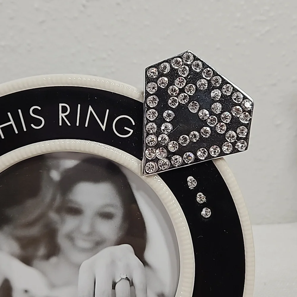 NWT Grasslands Road With this ring I thee Bling! picture frame holds 4 x 4
